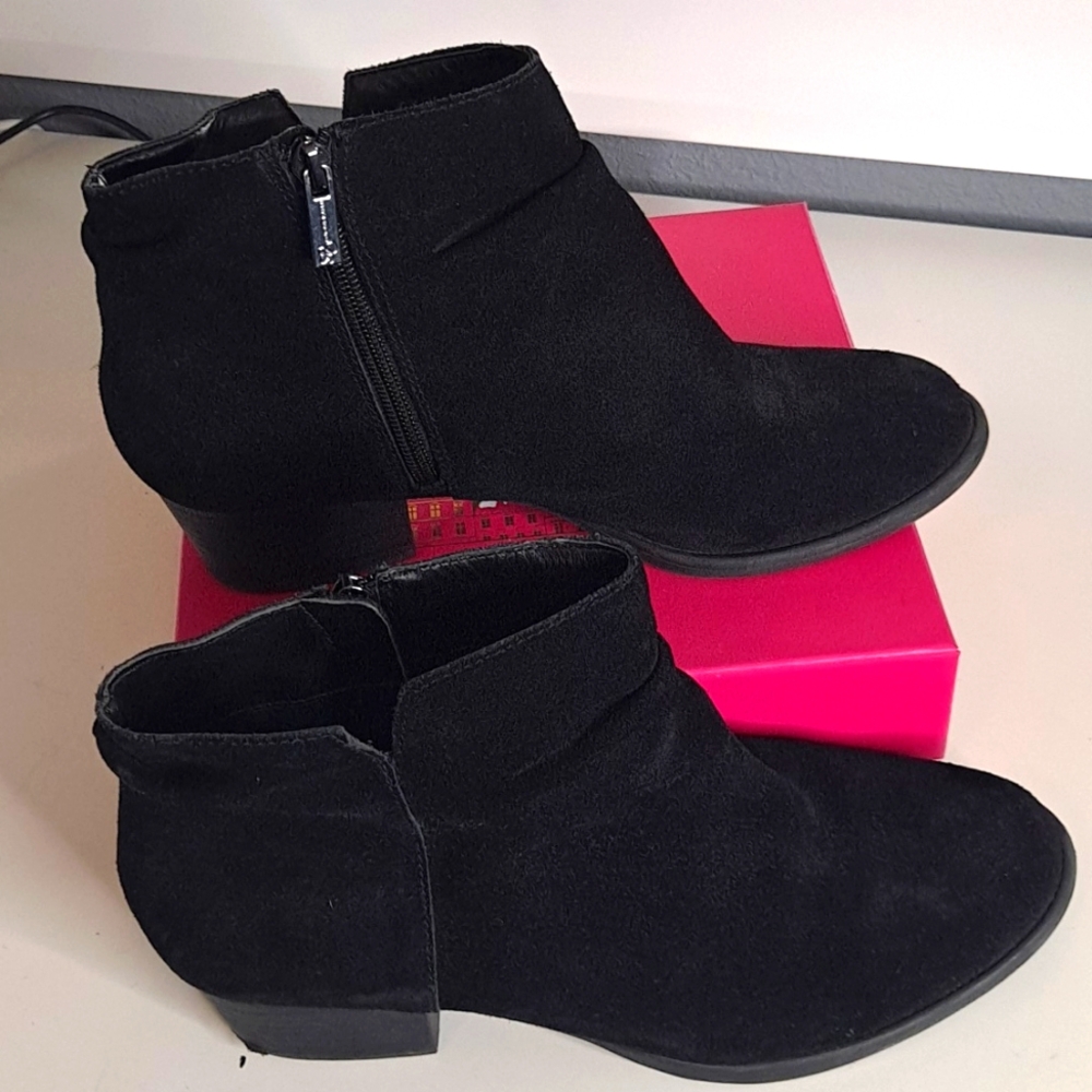 Jessica Simpson Delaine Black Suede Ankle Boots with Round Toe & Zipper Closure